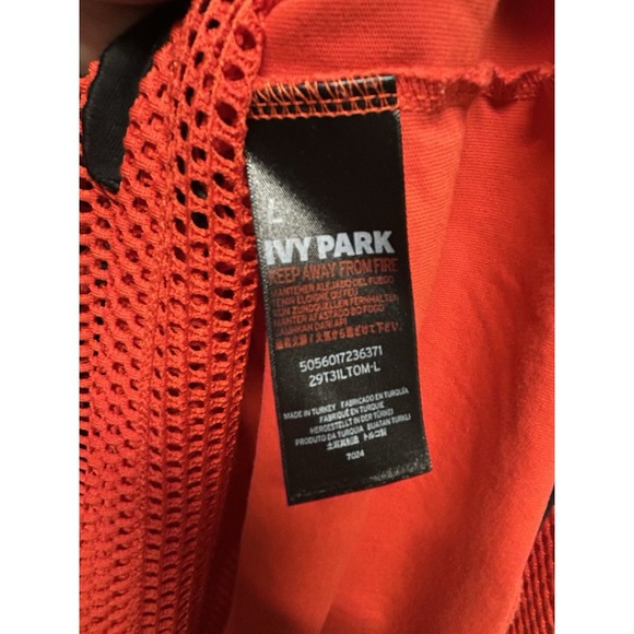 IVY PARK Mesh Oversized Logo V Neck Tee Red Size Large - Picture 8 of 8